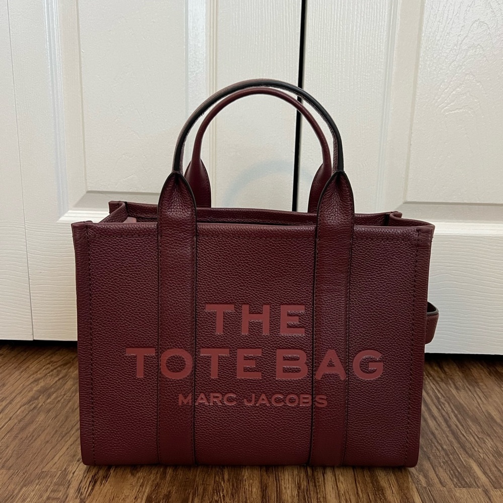 Marc Jacob’s medium the tote bag leather